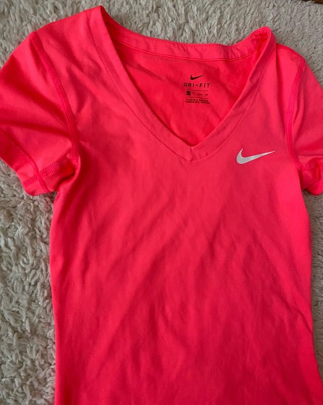 Koszulka Nike xs neonowy róż sportowa