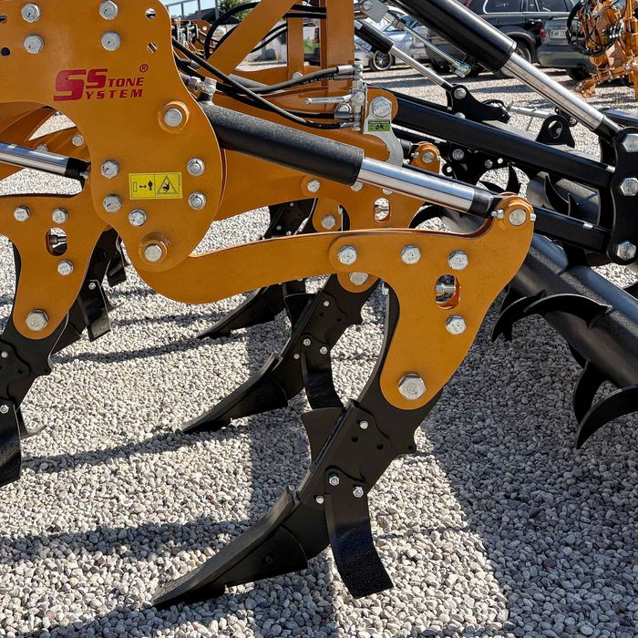 Pług dłutowy Spider 7M-300 STONE Moro Aratri