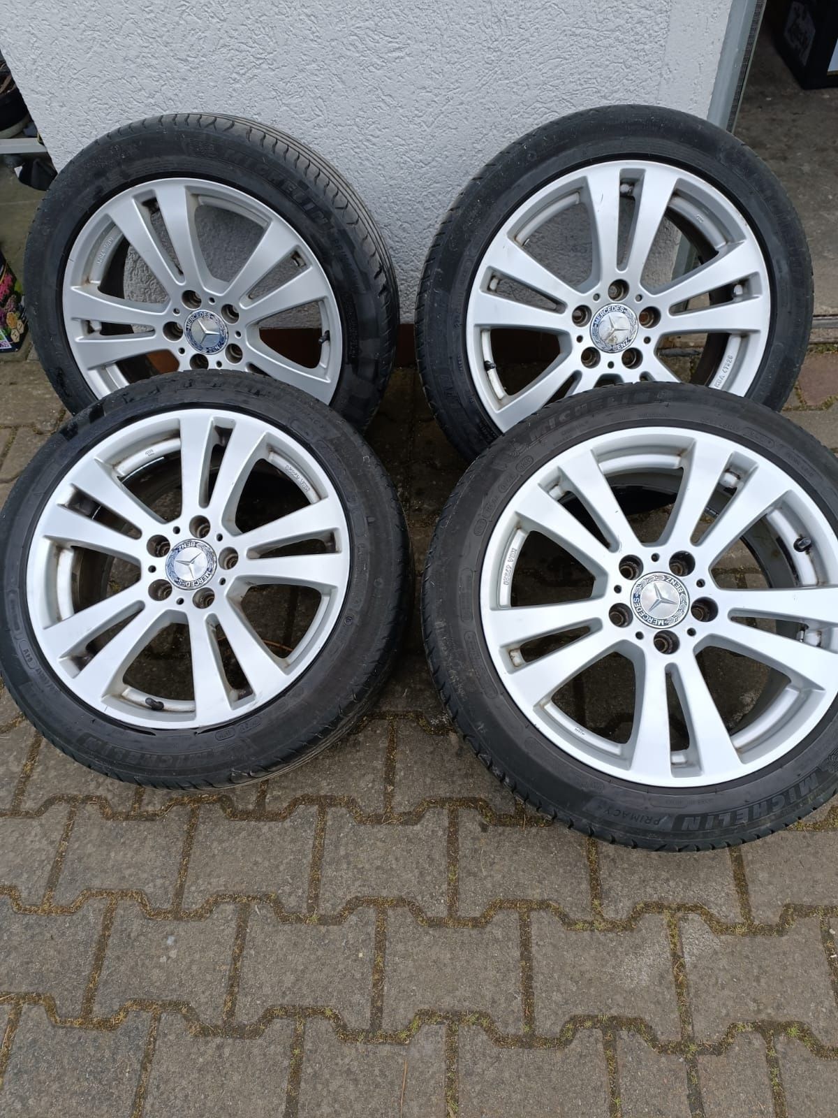 Felgi oryginalne MERCEDES z oponami letnimi 225/45/17 Michelin Primacy