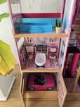 Domek dla lalek KidKraft + 27 lalek i foodtrack Barbie