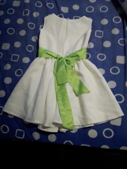 Vestido de menina 2/3 anos 6€