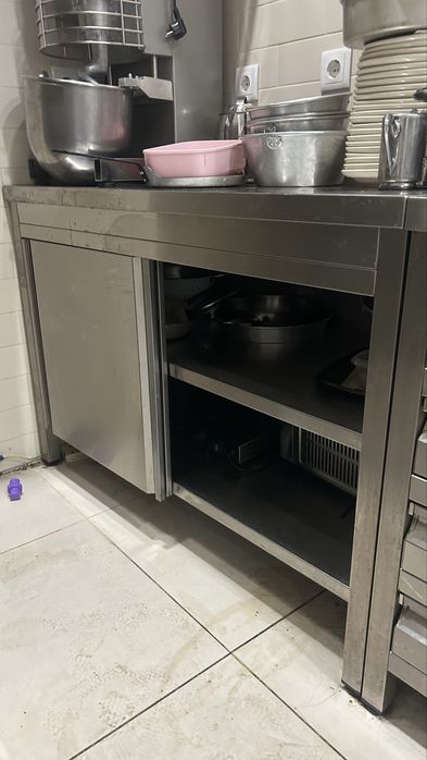 Bancada de inox e movel de parede