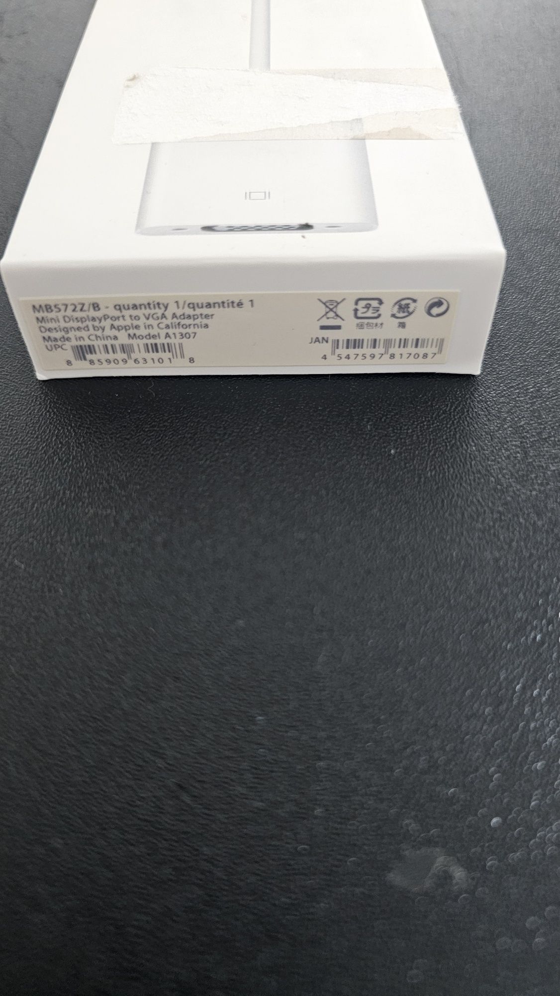 Mini DisplayPort to VGA Adapter - Apple