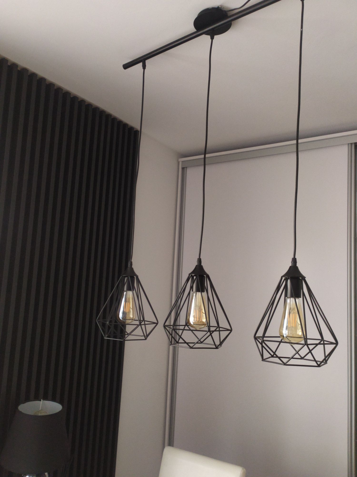 Lampa wisząca loft potrójna.