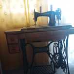 Stara maszyna do szycia antyk central bobbin