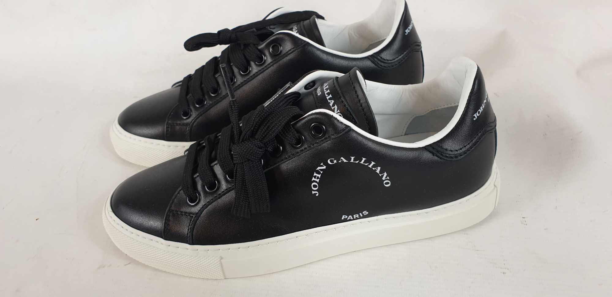 Sneakersy John Galliano Paris 6735 B Czarny Roz.36