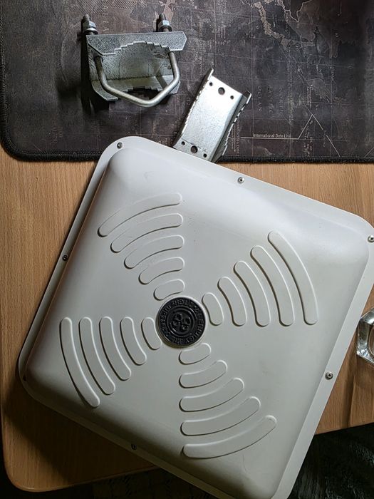 Антена двуканальная 2х15 дБ Mimo