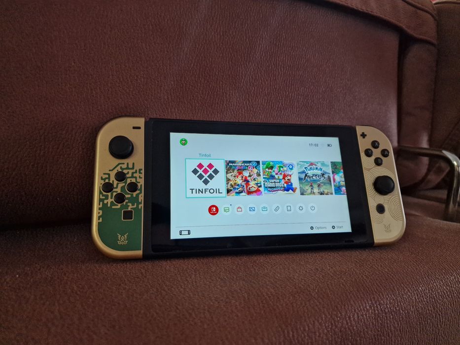 Nintendo switch dourada