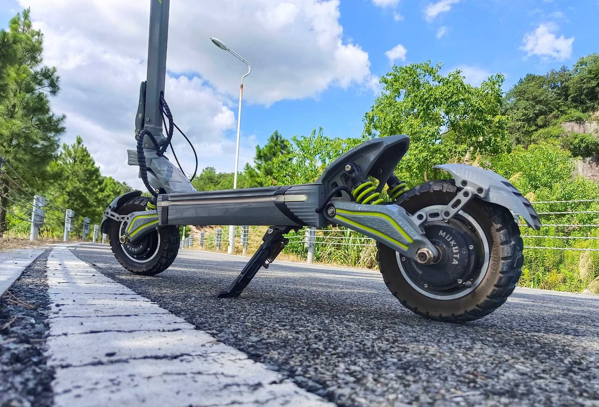 Електросамокат повнопривідний Mukuta 10 Plus 2800W 25,6 ah (10 дюймов)