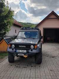 Toyta Land Cruiser J70