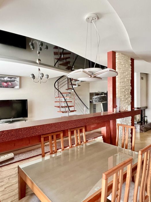 Оренда квартири з 3 спальнями по вул. Затишна, 15. Новий будинок,гараж