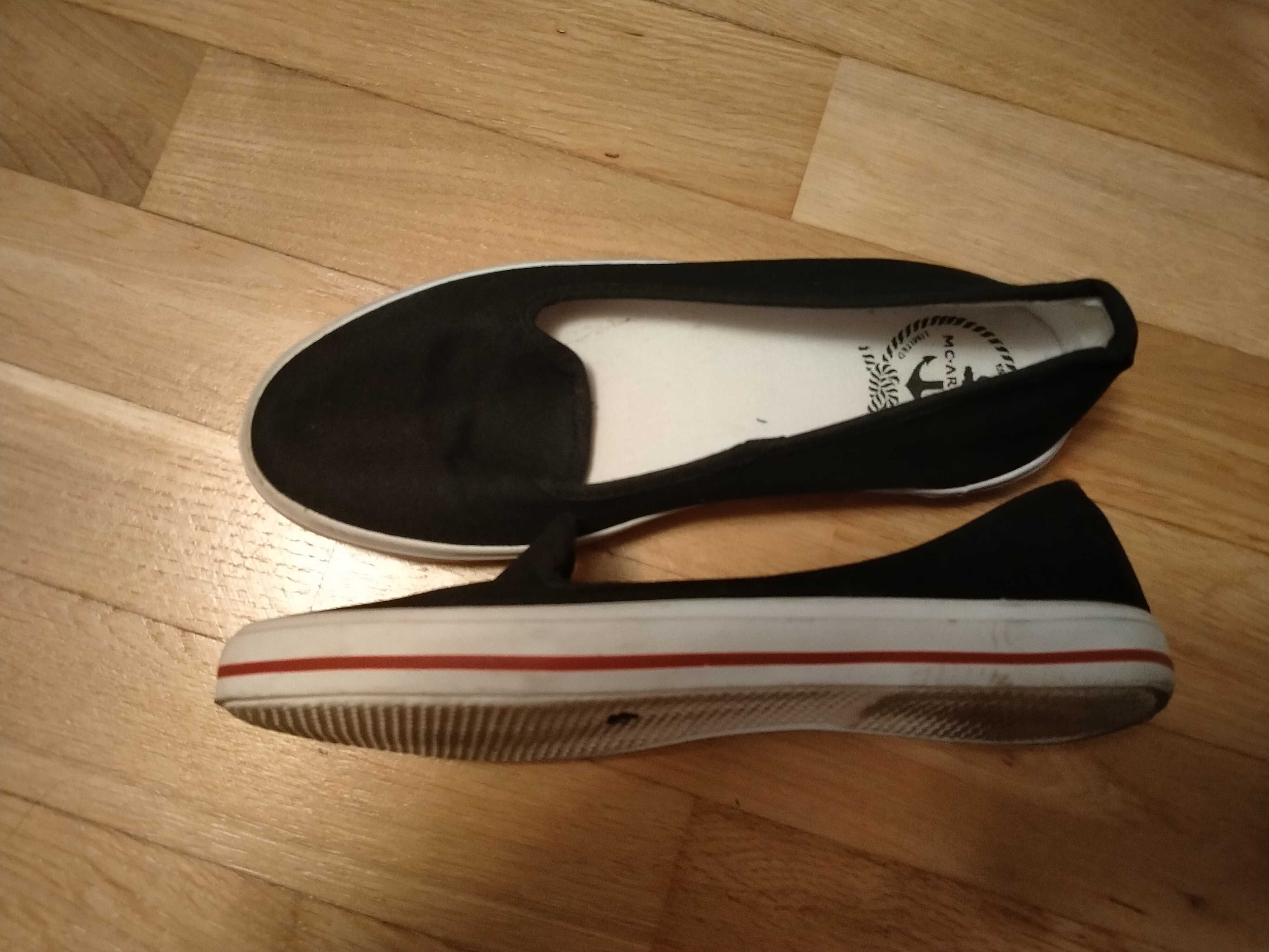 Trampki damskie, wkładane, McArthur, czarne, fajny model, Polecam