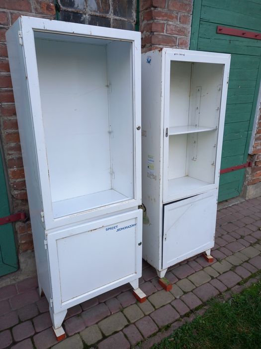 Szafka witryna medyczna