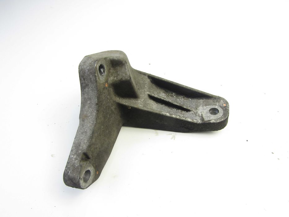 Ford Mondeo Mk4 2.0 TDCI 6b łapa skrzyni biegów poduszka