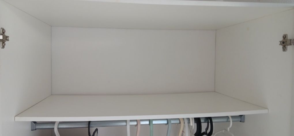 Vendo roupeiro branco