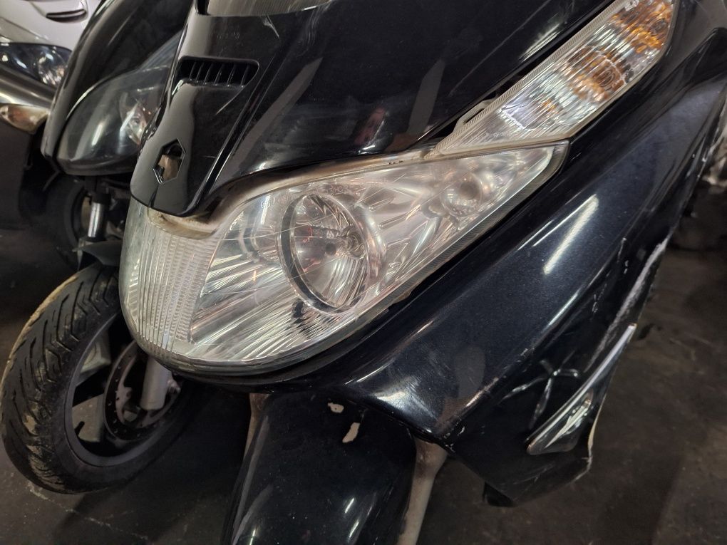 Piaggio x 8 Lampa kierunkowskazy przód