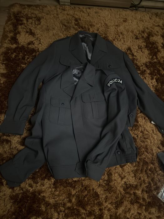 Elementy „niebieskiego” umundurowania policjanta