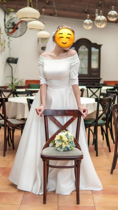 Весільне плаття.