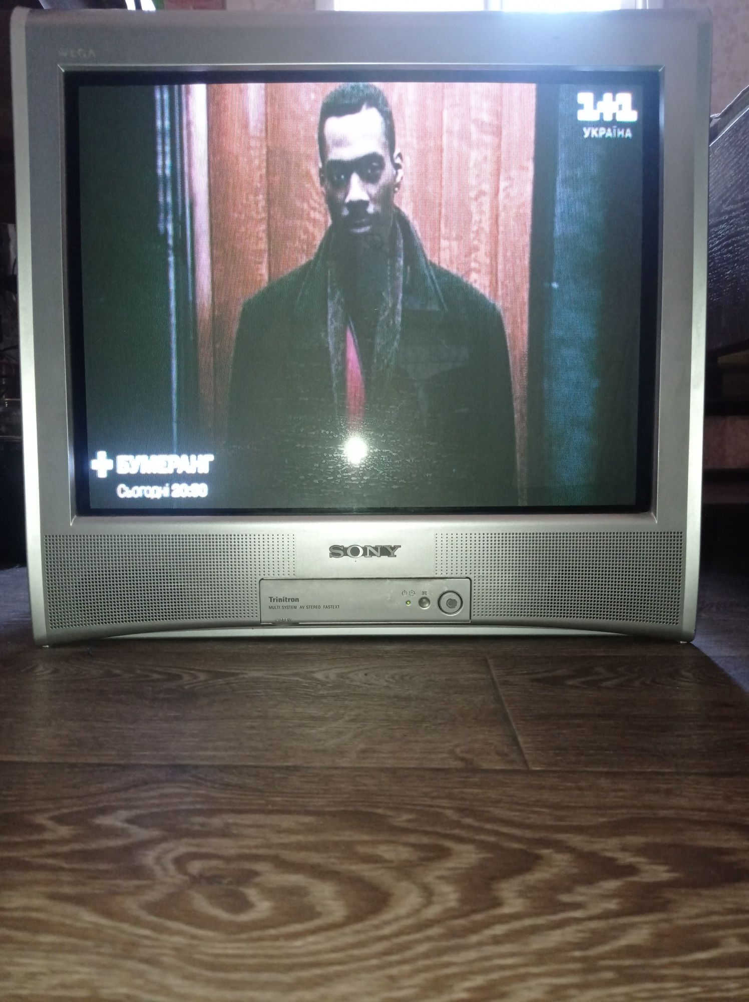 Телевизор Sony + пульт