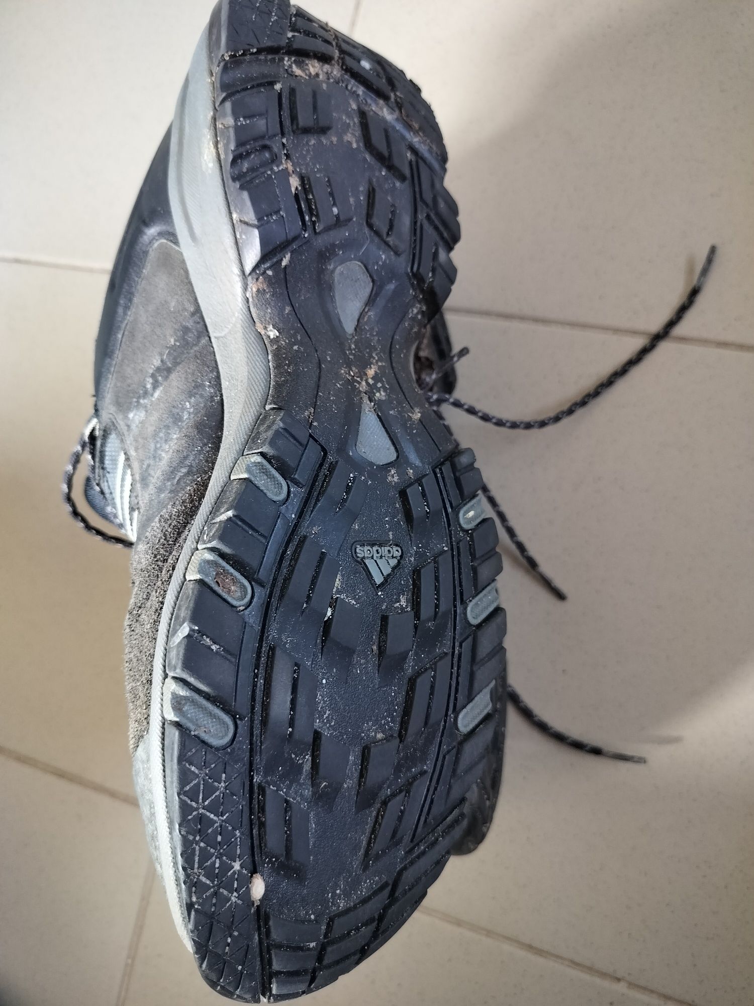 Buty adidas climat 44 2/3 285