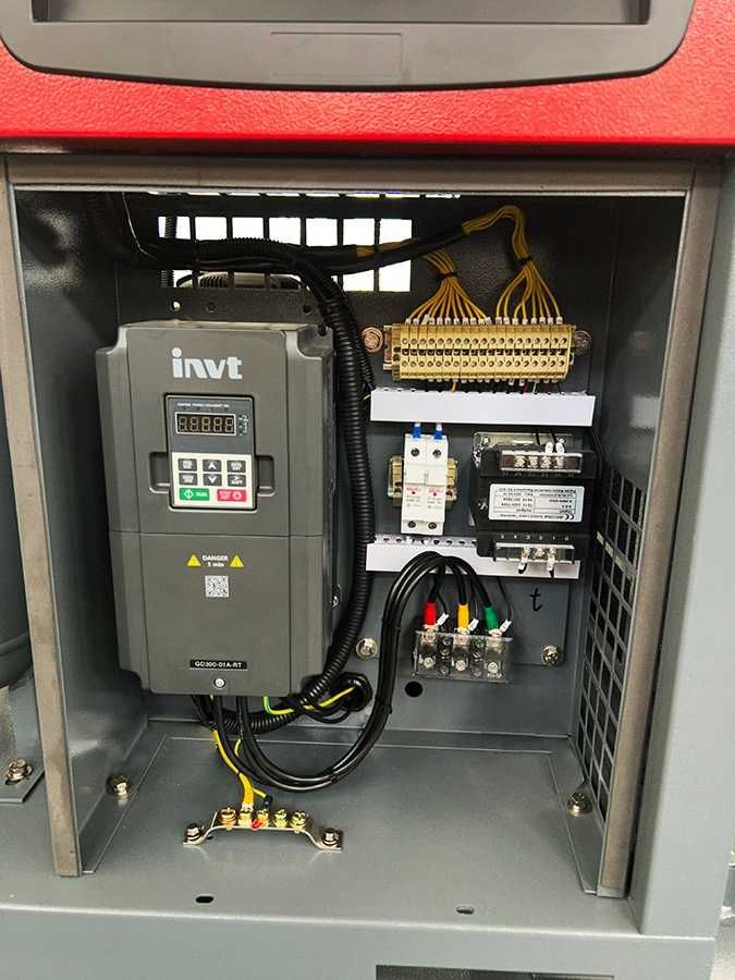 Kompresor śrubowy KKS 7,5/300 FD 850 l/min 5,5 KW Falownik Osuszacz