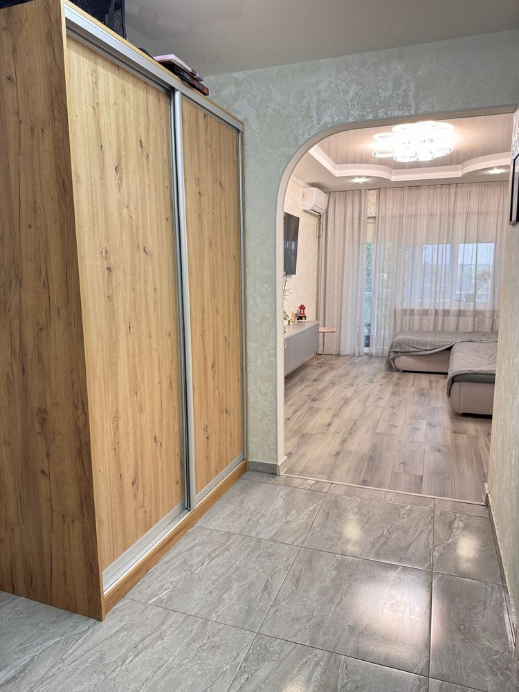 Продам 3-кімнатну квартиру з ремонтом під ключ