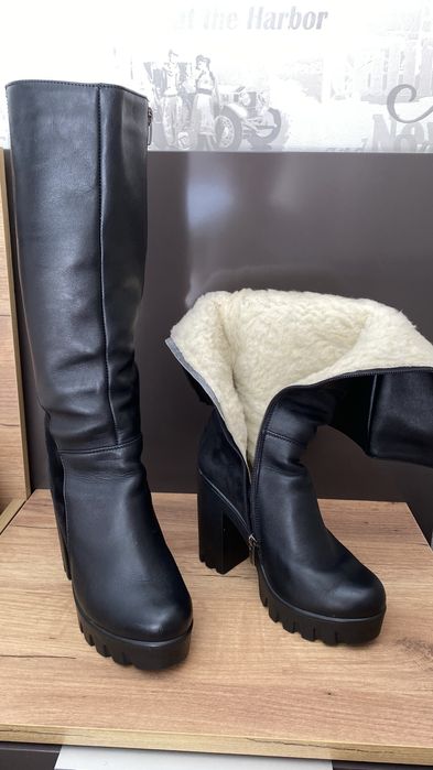 Чоботи шкіряні