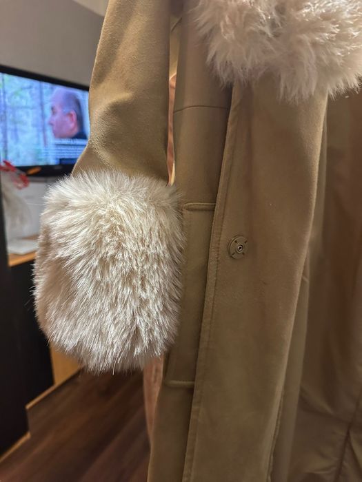 Płaszcz beżowy ciepły futro