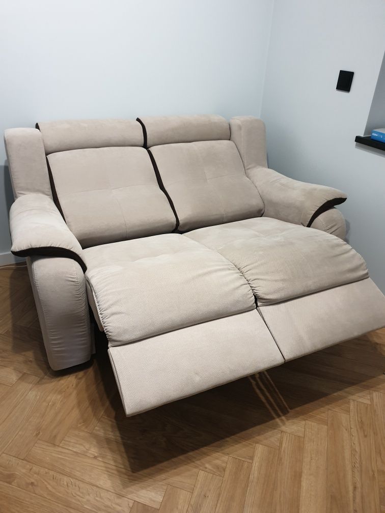 Sofa elektryczna dwuosobowa, elektrycznie sterowana, rozkładana