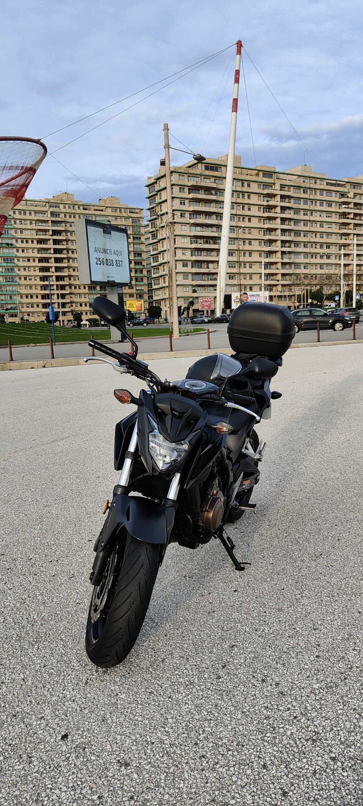 CB500F 2017 com 12mil km apóx,  - Estilo, fiabilidade e baixo consumo.