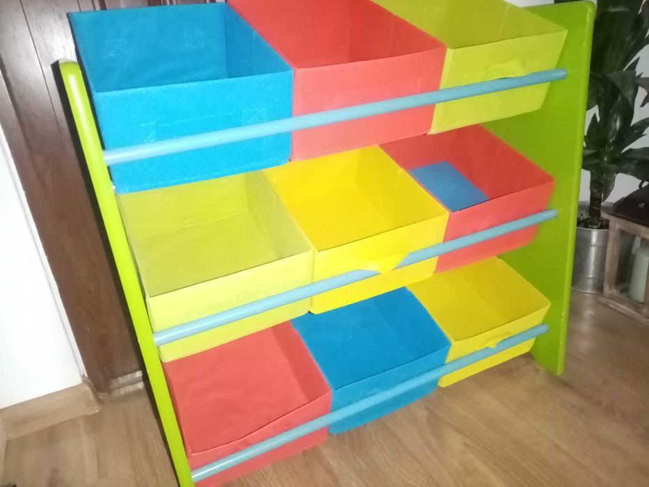 Regał z 9 koszyczkami na dziecięce zabawki