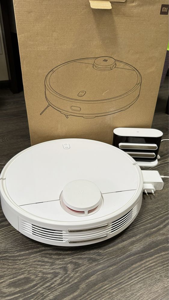 Срочно.Робот-пилесос Xiomi Vacuum-Mop P