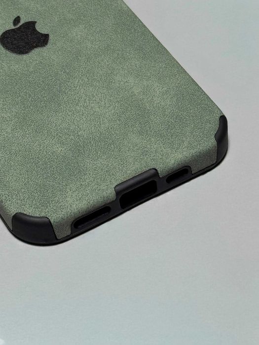 Зелений силіконовий чохол вельвет еко-замш з логотипом на айфон iPhone