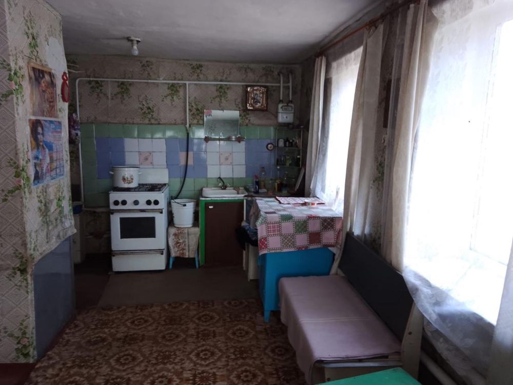Дом с усадьбой / Будинок з усадьбою