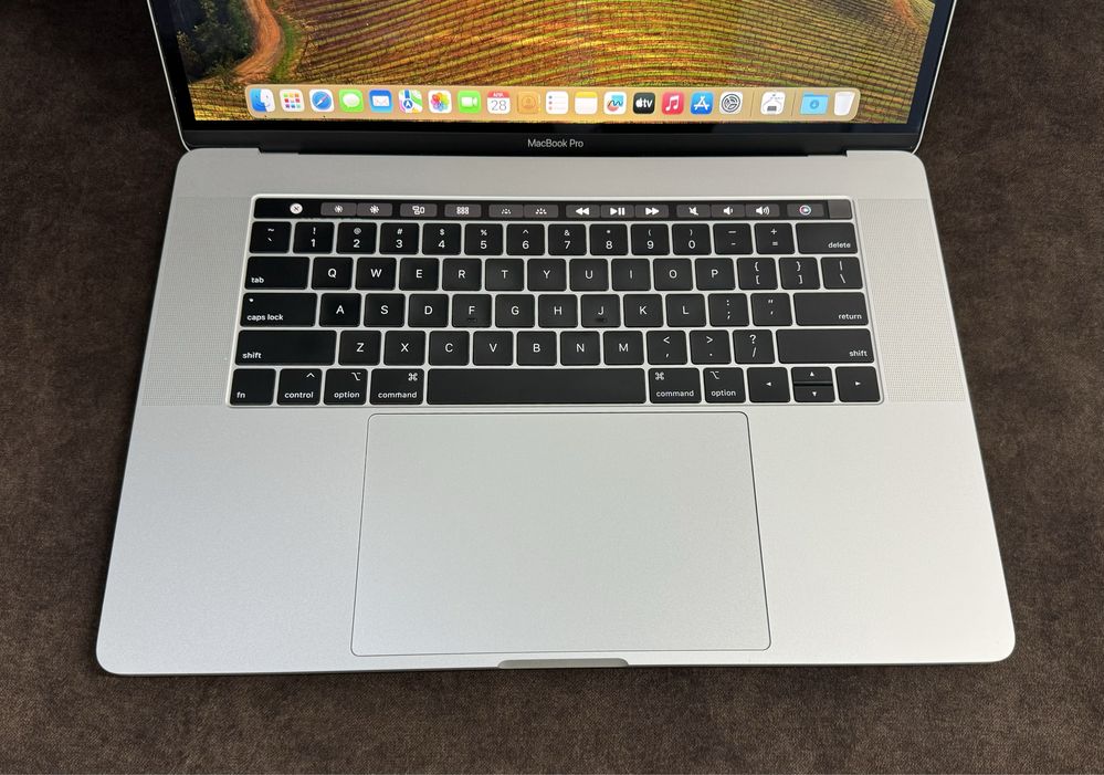 MacBook PRO  15 / 2018 / i7 / RAM 32 / Radeon Pro 4 GB / SSD 512 GB
