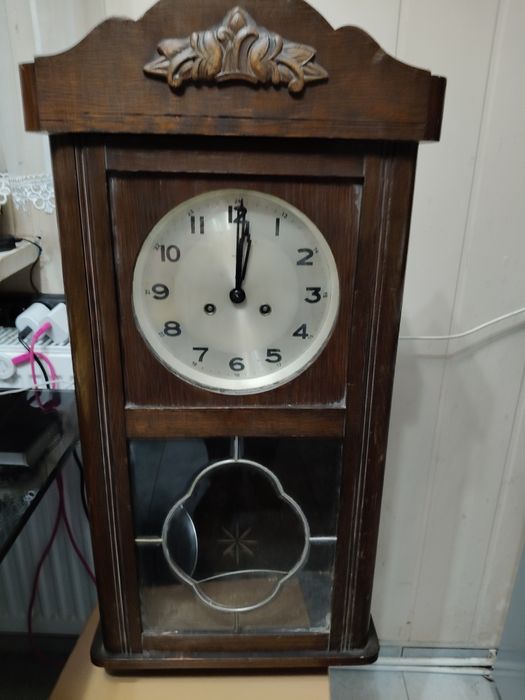 Sprzedam Stary zegar MAUTHE sprawny ,bijący .