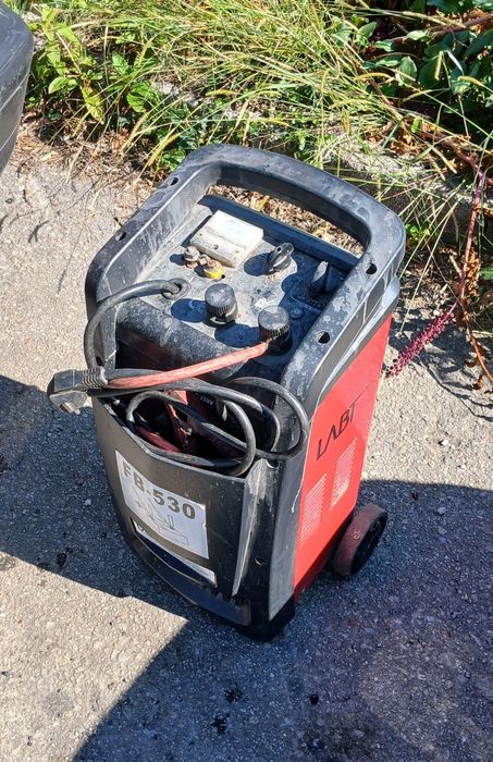 Carregador profissional baterias 12V / 24V