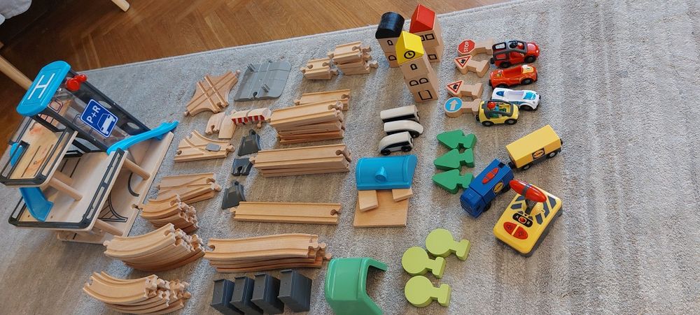 Kolejka drewniana ikea lidl zestaw XXL  elementów wraz z parkingiem