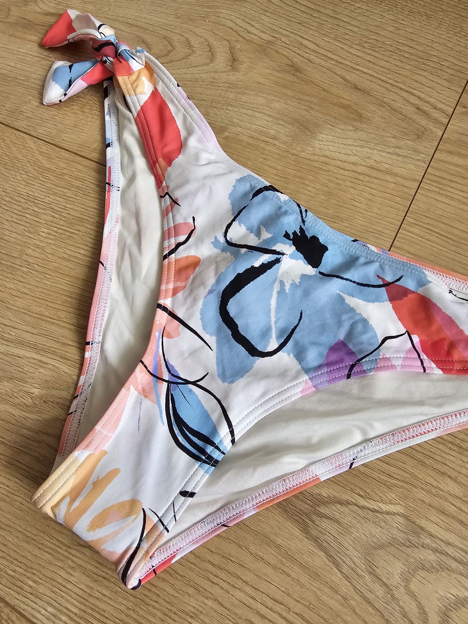 Dół od bikini Rip Curl rozmiar L Cheeky coverage
