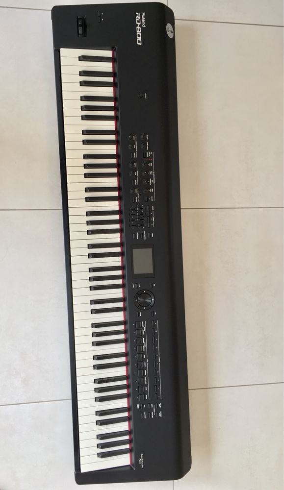 Roland RD-800 na scenę i do studia