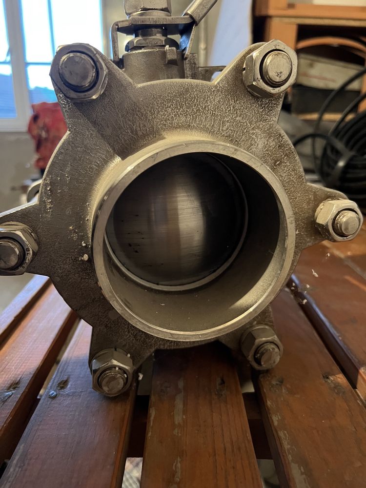Кран шаровый трехсоставной приварной DN 100