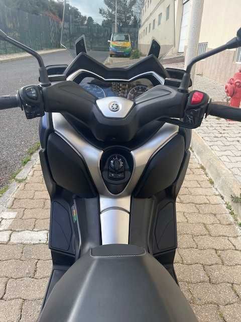 Yamaha X-Max 300