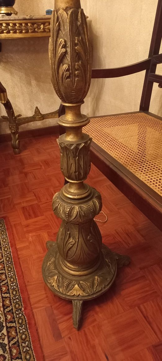 Candeeiro de pé de sala