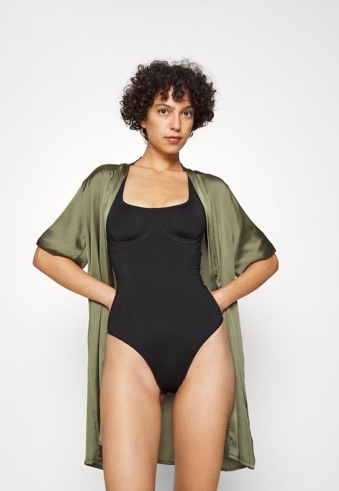 Body Calvin Klein Underwear L