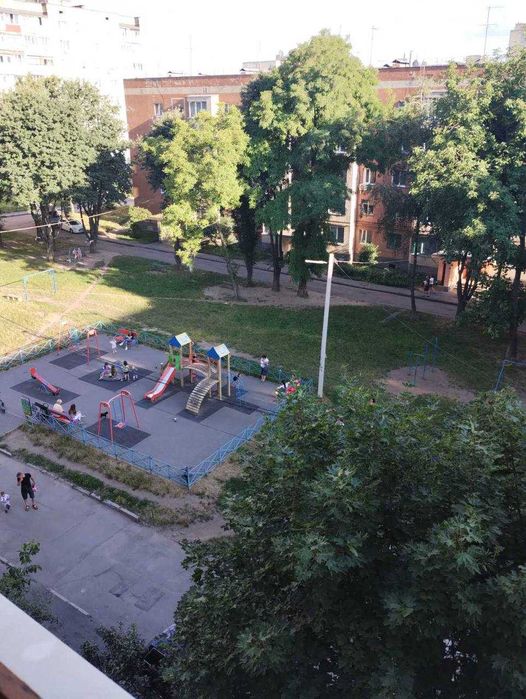 Продаж 4к квартири 83 кв. м на вул. О. Антонова
