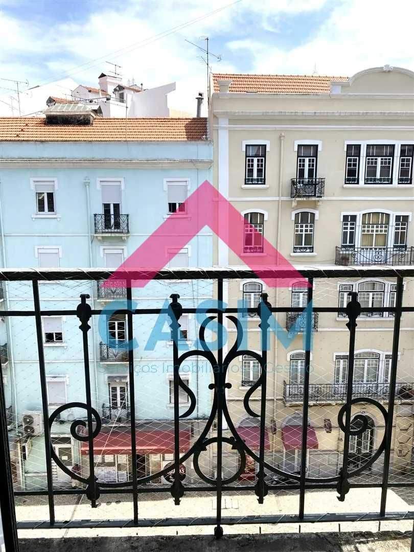 T2 Arrenda – Praça Paiva Couceiro, Lisboa