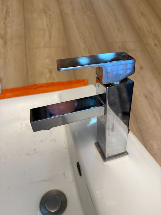 Zlew nablatowy z bateria