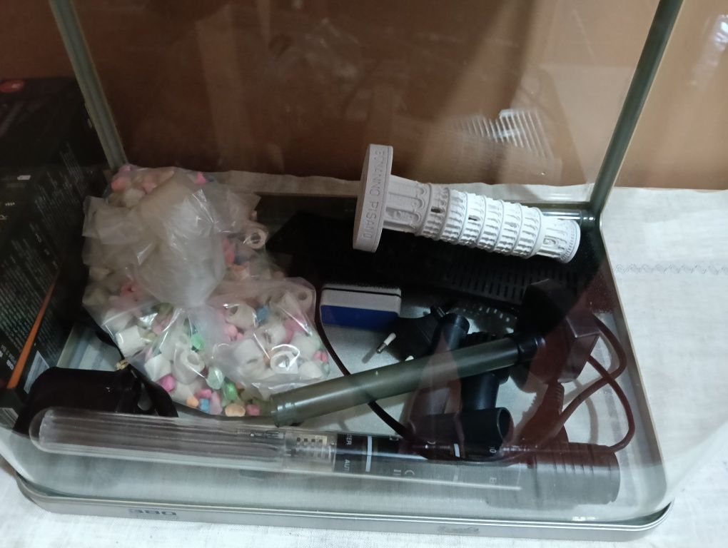 Aquário com equipamentos todos