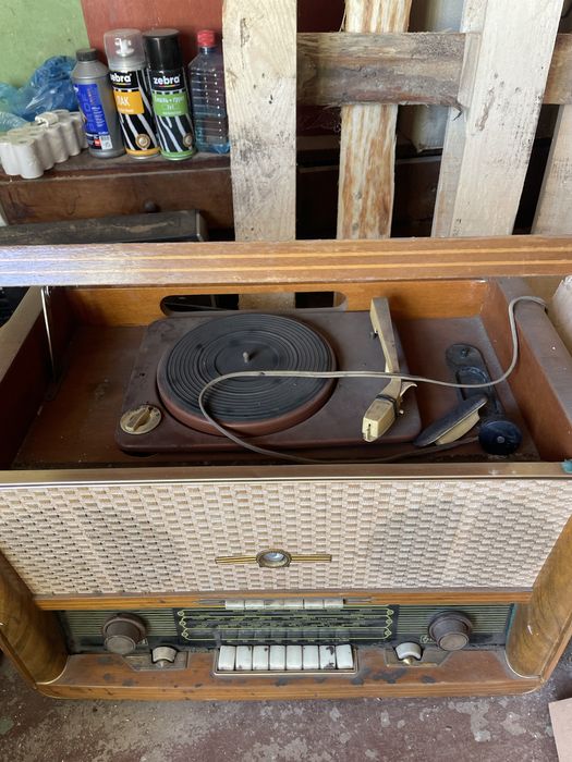 Радіо раритет під відновелення