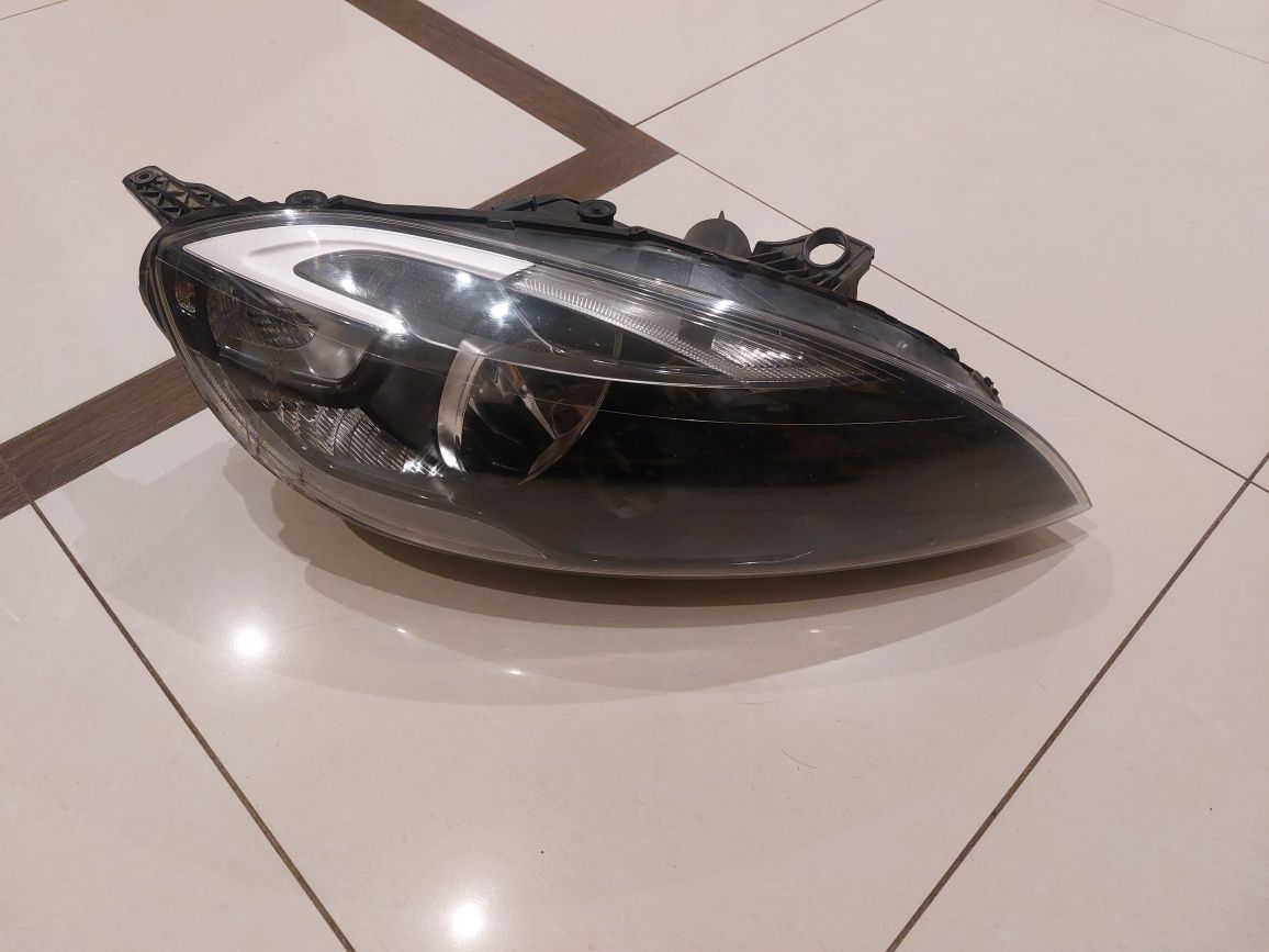 Lampa prawa Volvo V40 S40 od 2012 roku